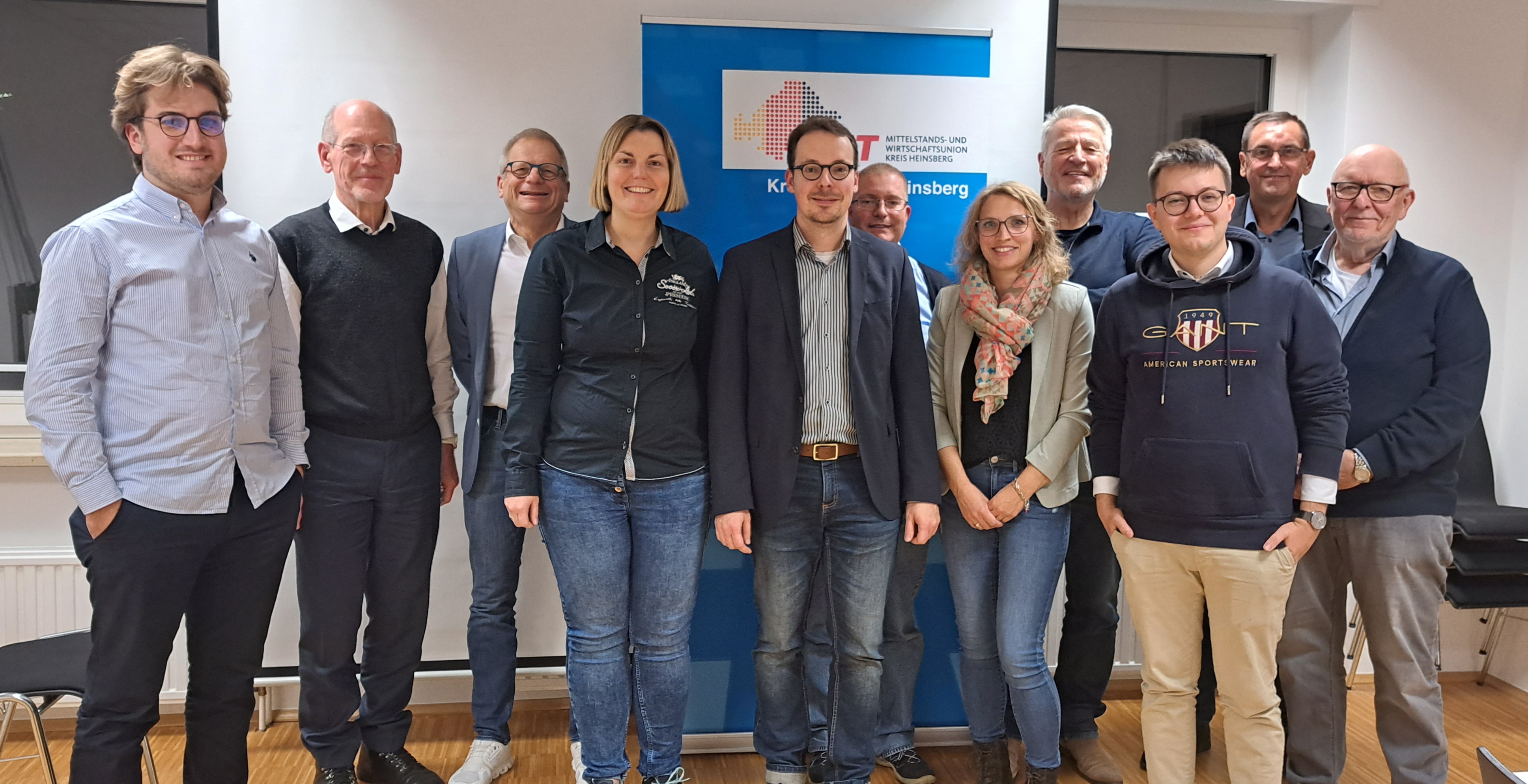 William Murphy, Klaus Steingieer, Thomas Schnelle MdL, Anna Stelten, Dr. Roland Schiefer, Bastian Baltes, Marina Tellers, Michael Lambert, Stefan Turnsek, Siegfried Winands und Hans-Georg Minkenberg. Foto: MIT Kreis