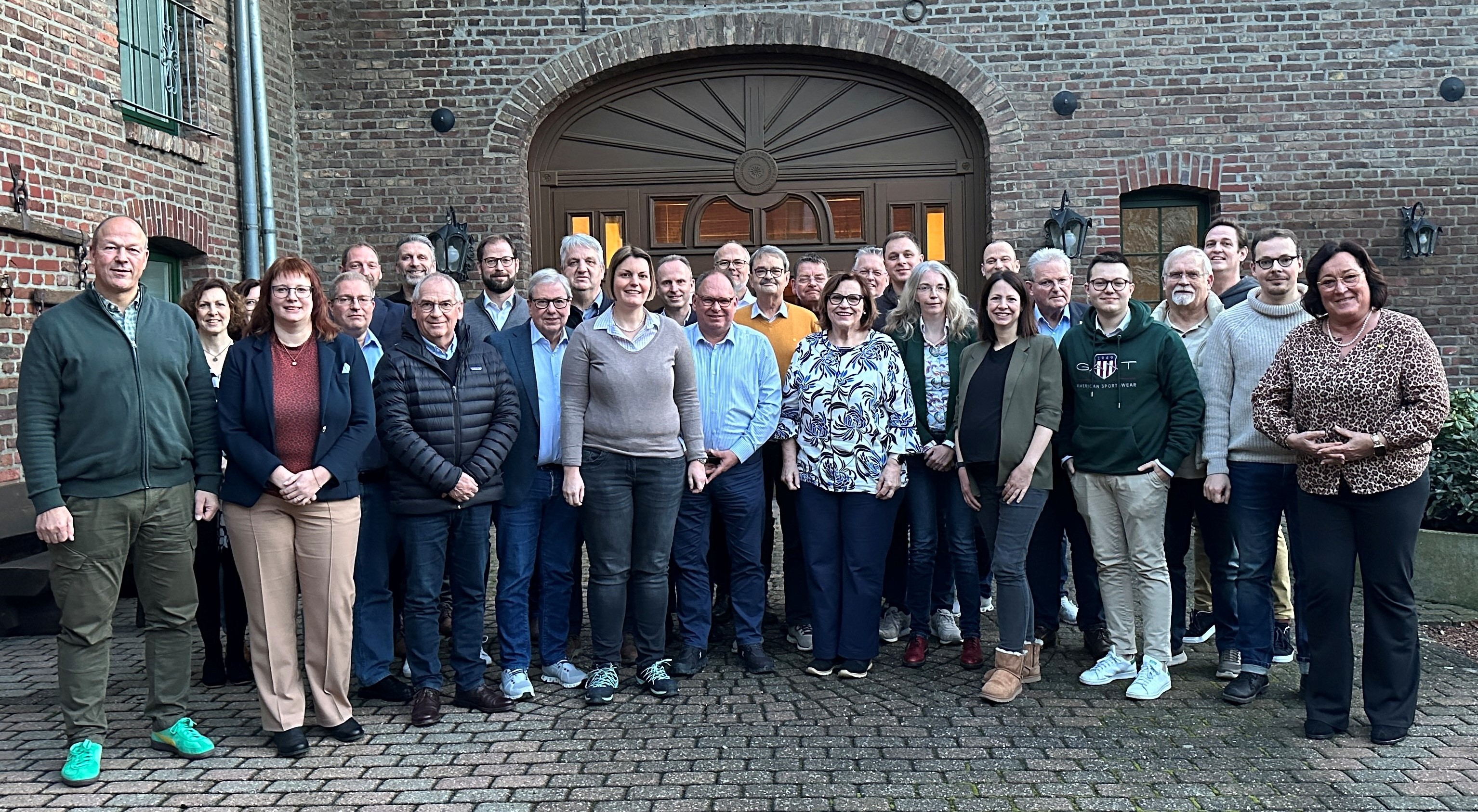 Die CDU-Kreistagsfraktion bei ihrer Klausurtagung im Landhaus G�ddertzhof in Erkelenz-Kleinbouslar. - �Foto: CDU Kreistagsfraktion Heinsberg