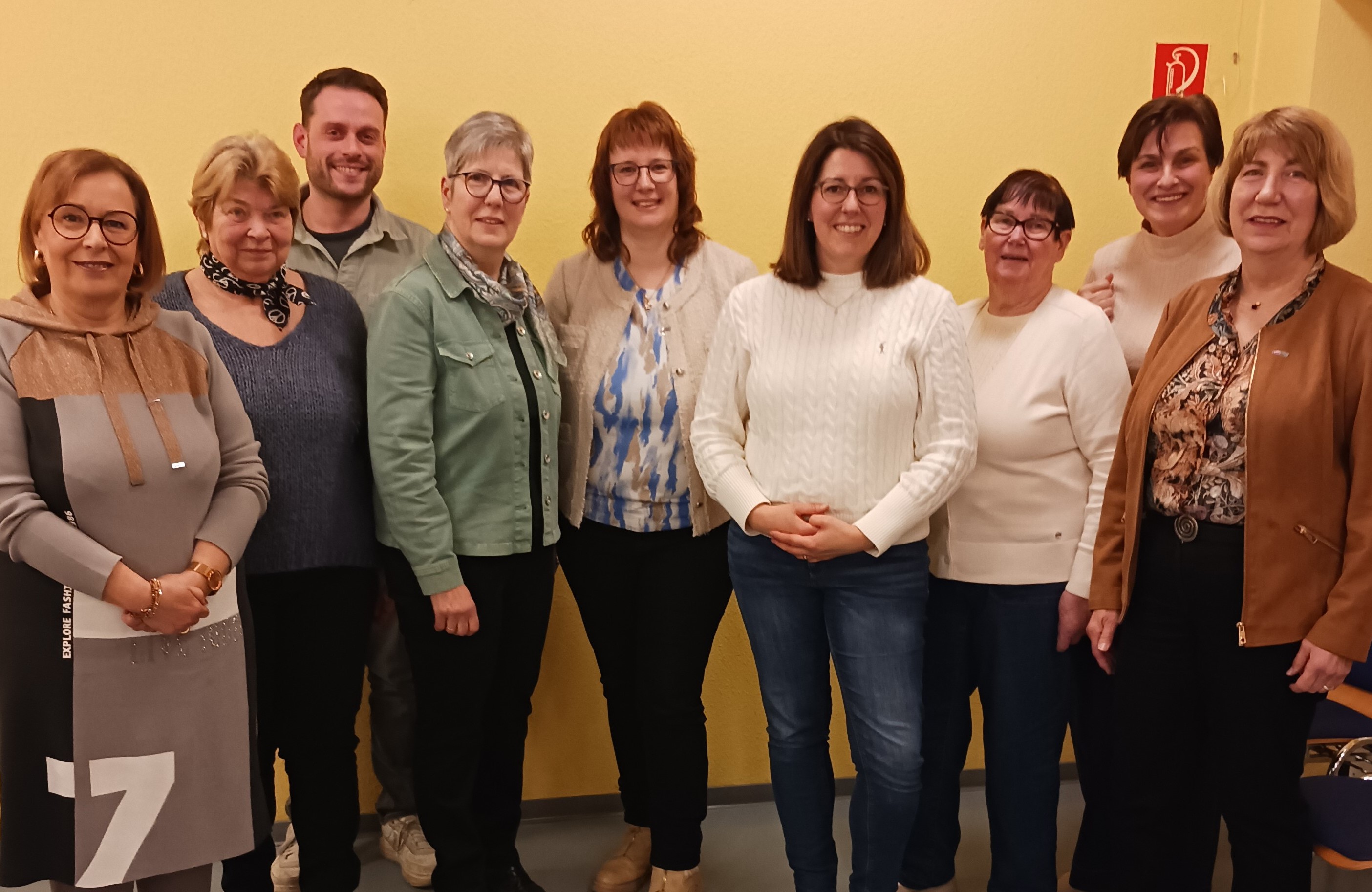 Concepcion Talavera Naranjo, Sigrid Frantzen, Robert Kohnen, Hilde Junker, Elena Dohmen, Tanja Vieweg, Uschi Schmidt, Petra Meyer, Gabi Jungnitsch (v.l.n.r.). �Foto: Walter Junker