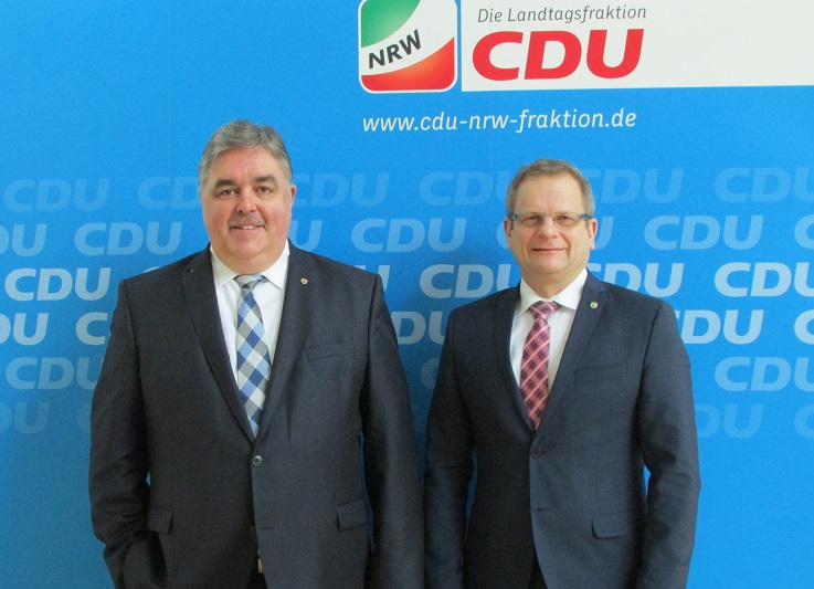 Unsere Landtagsabgeordneten Bernd Krückel und Thomas Schnelle (v.l.n.r.) setzen sich aktiv für Sportvereine ein.